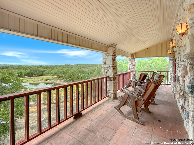 Details for 1305 Camino Real, Junction, TX 76849