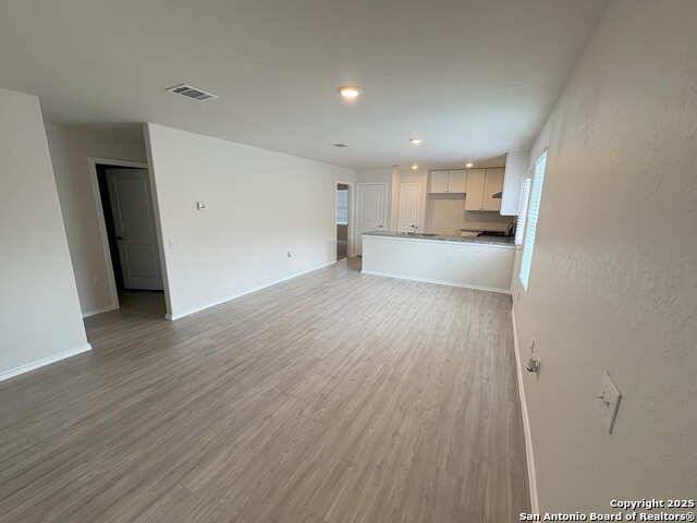 Image 4 of 12 For 711 Vermilion