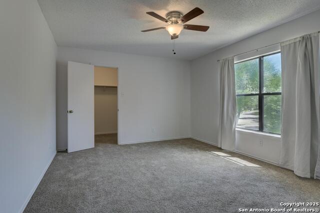 Listing photo id 11 for 13723 Wondering Oak