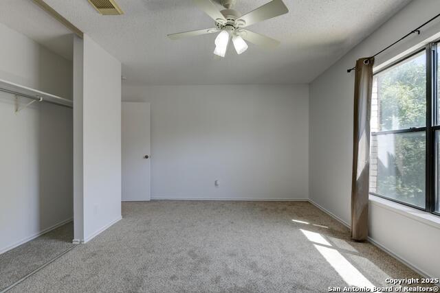 Listing photo id 31 for 13723 Wondering Oak