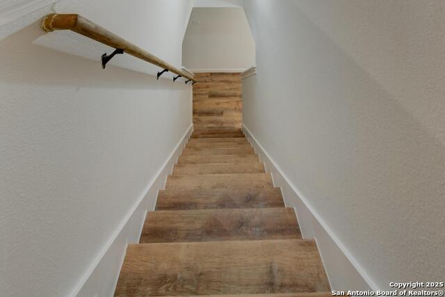 Listing photo id 7 for 13723 Wondering Oak