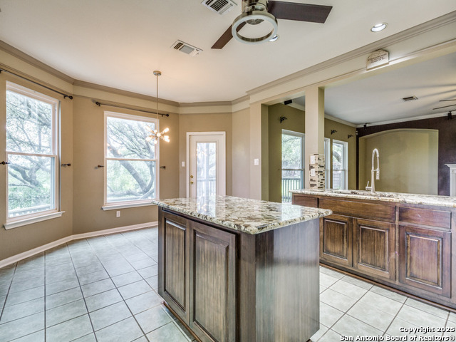 Image 10 of 29 For 815 Highland Knl