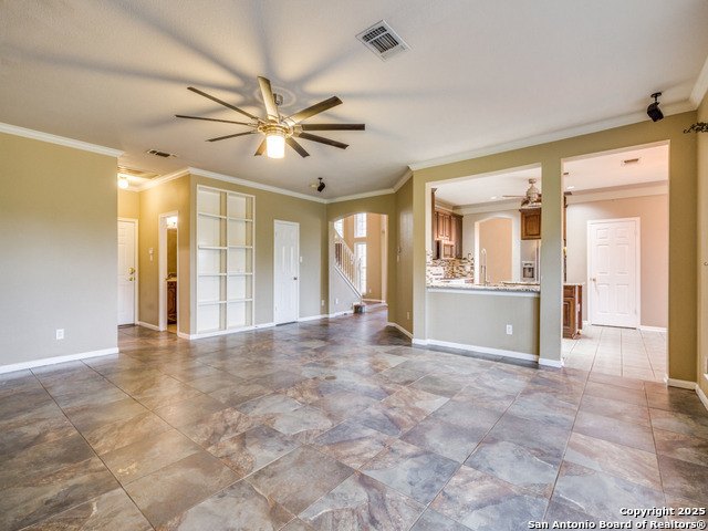 Image 11 of 29 For 815 Highland Knl