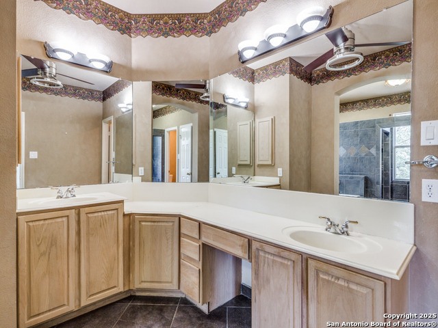 Image 16 of 29 For 815 Highland Knl