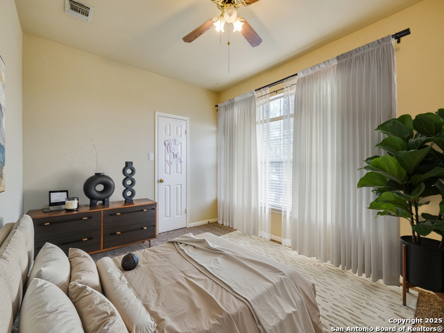 Image 18 of 29 For 815 Highland Knl
