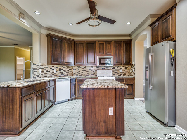 Image 9 of 29 For 815 Highland Knl