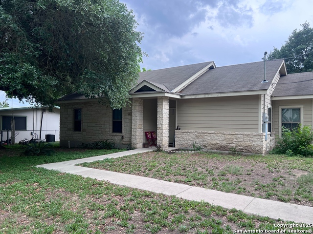 Image 2 of 23 For 102 Boeck St