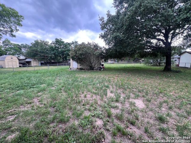Image 21 of 23 For 102 Boeck St