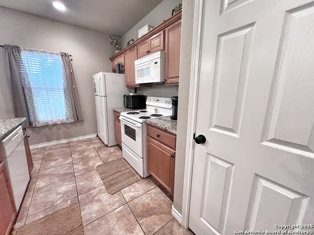 Image 9 of 23 For 102 Boeck St