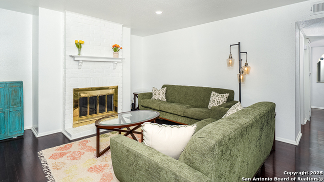 Listing photo id 11 for 7711 Callaghan Apt 714