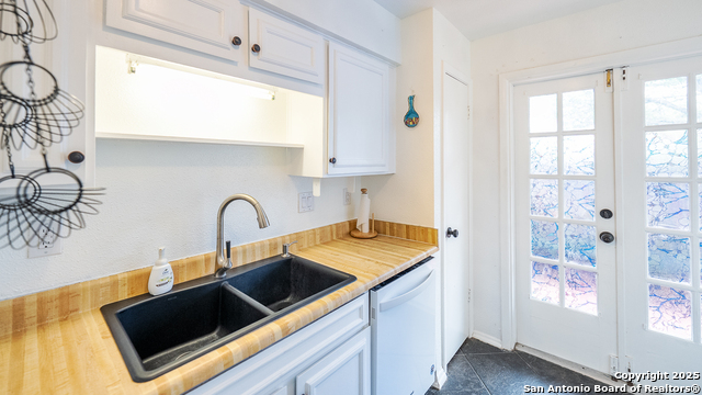 Listing photo id 17 for 7711 Callaghan Apt 714