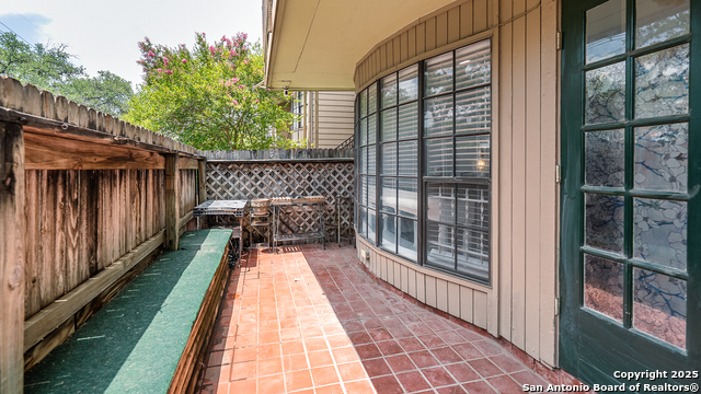 Listing photo id 19 for 7711 Callaghan Apt 714