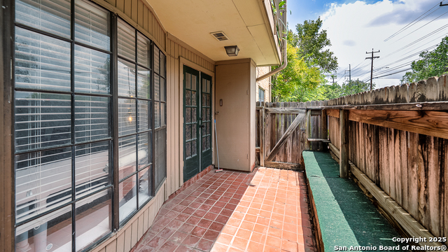 Listing photo id 20 for 7711 Callaghan Apt 714
