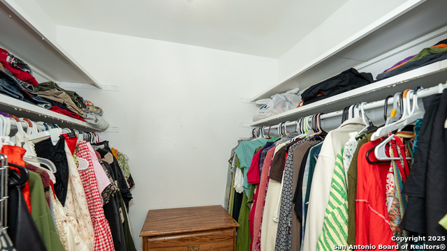 Listing photo id 4 for 7711 Callaghan Apt 714