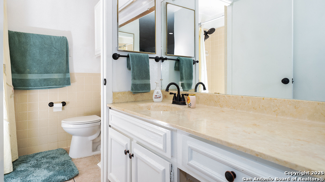 Listing photo id 5 for 7711 Callaghan Apt 714