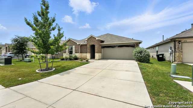 Image 2 of 44 For 1046 Amble Oak
