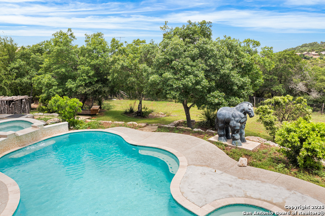 Listing photo id 11 for 52 Thunder Ridge