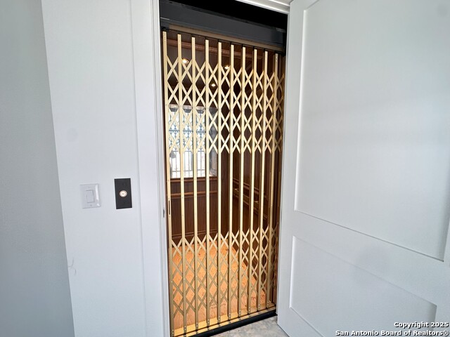 Image 12 of 30 For 508 Lake Street