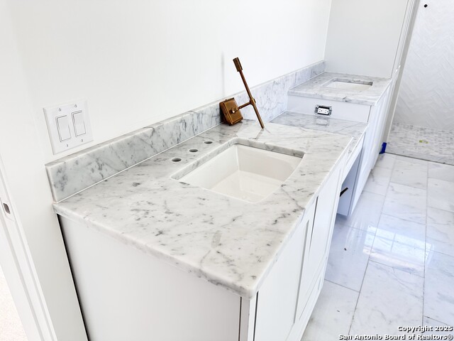 Image 17 of 30 For 508 Lake Street