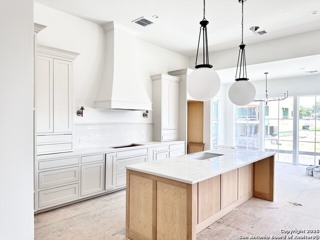 Image 5 of 30 For 508 Lake Street