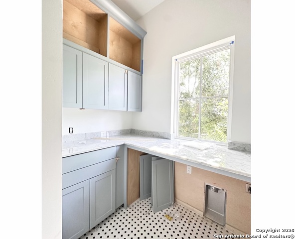 Image 9 of 30 For 508 Lake Street