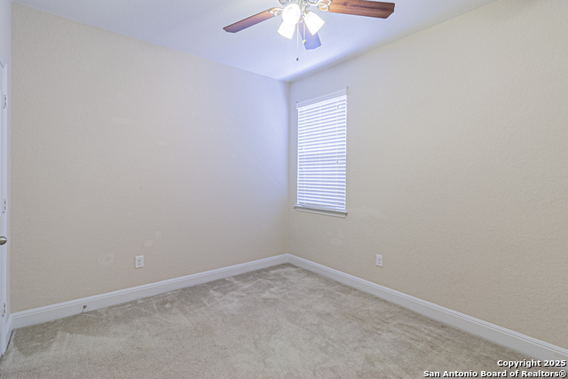 Listing photo id 8 for 8226 Taft Creek