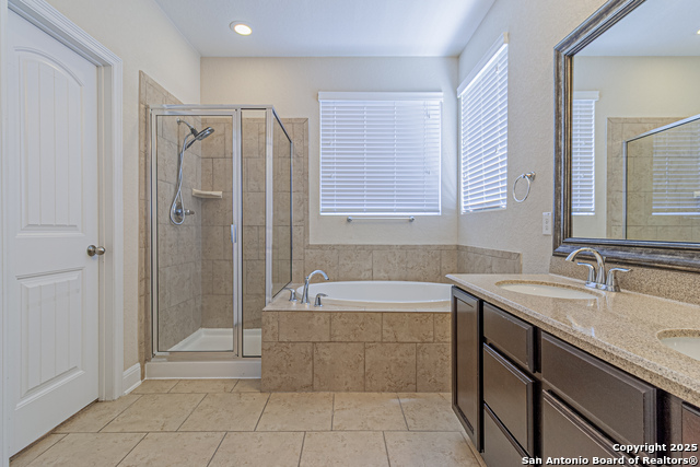 Listing photo id 17 for 8226 Taft Creek