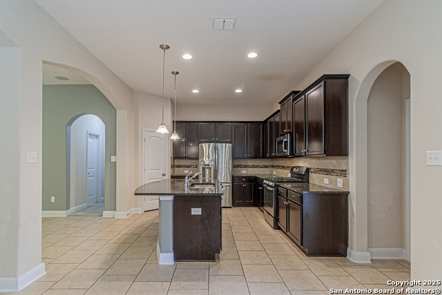 Listing photo id 25 for 8226 Taft Creek