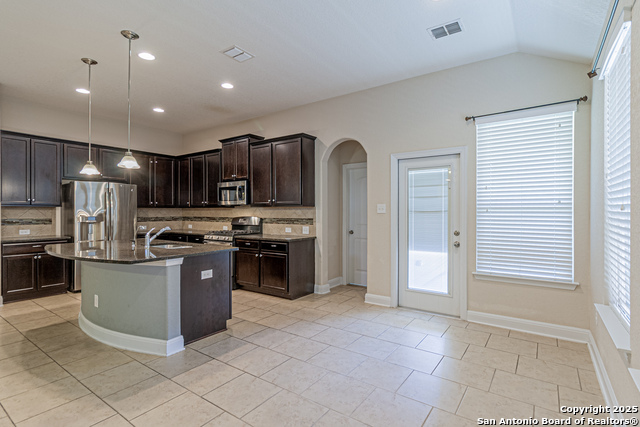 Listing photo id 26 for 8226 Taft Creek