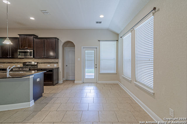 Listing photo id 27 for 8226 Taft Creek
