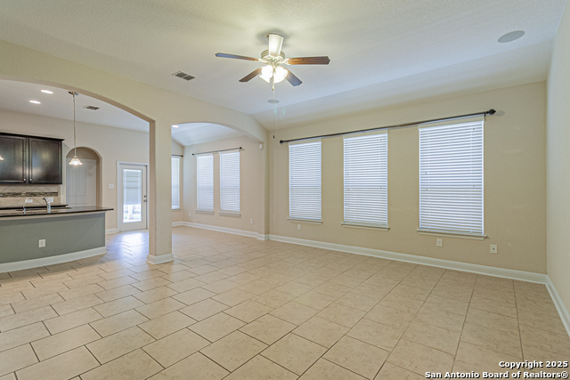 Listing photo id 32 for 8226 Taft Creek