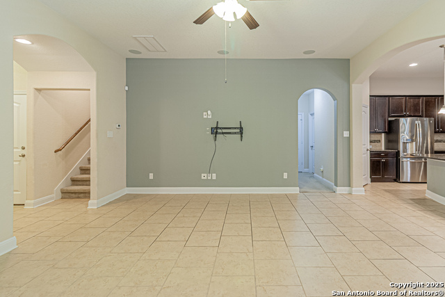 Listing photo id 33 for 8226 Taft Creek
