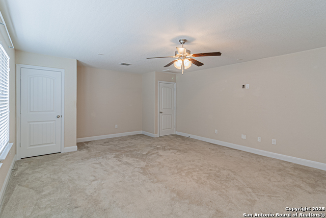 Listing photo id 35 for 8226 Taft Creek