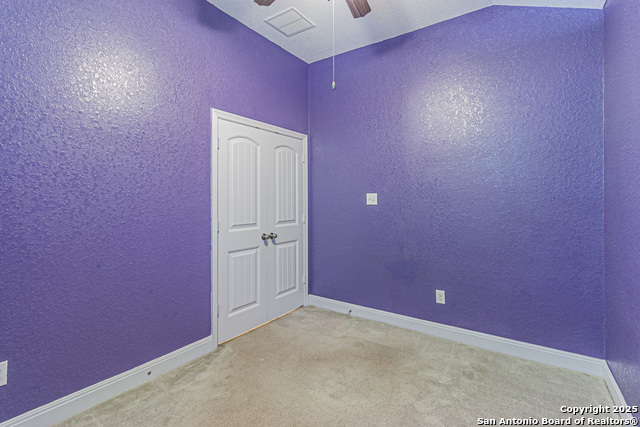 Listing photo id 2 for 8226 Taft Creek