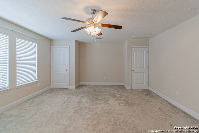 Listing photo id 40 for 8226 Taft Creek