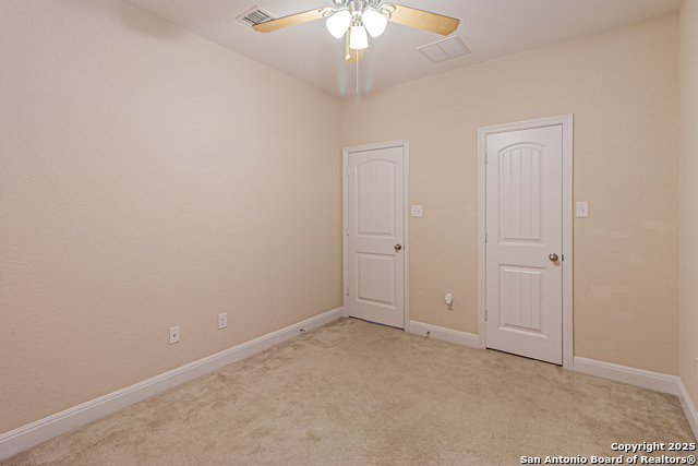 Listing photo id 6 for 8226 Taft Creek