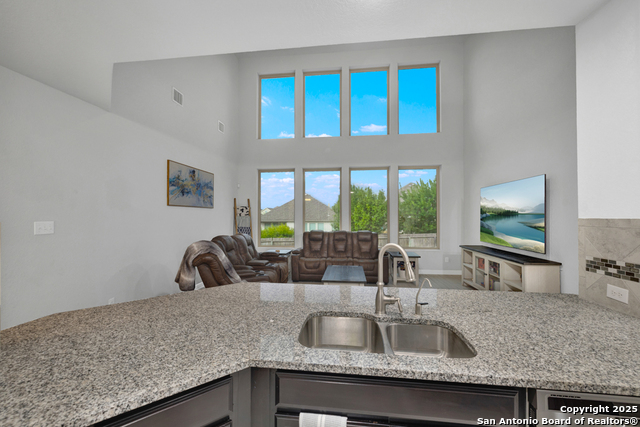 Image 10 of 46 For 907 Highland-vista