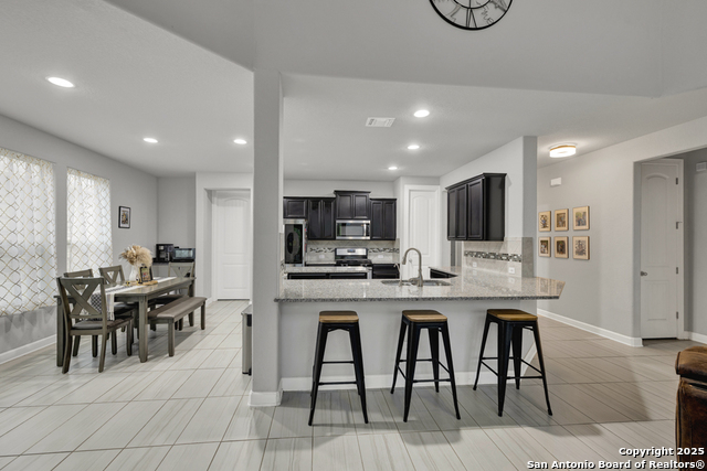 Image 12 of 46 For 907 Highland-vista