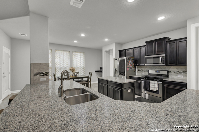 Image 14 of 46 For 907 Highland-vista