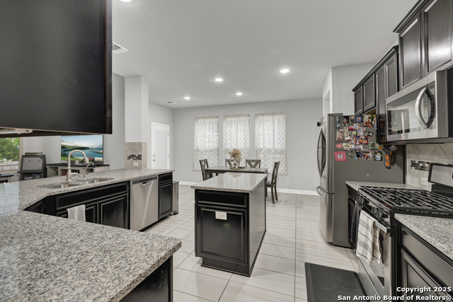 Image 18 of 46 For 907 Highland-vista