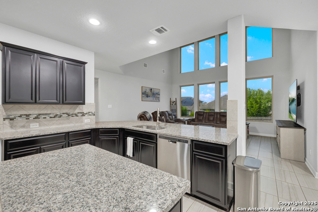 Image 19 of 46 For 907 Highland-vista