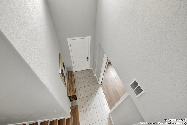 Image 31 of 46 For 907 Highland-vista