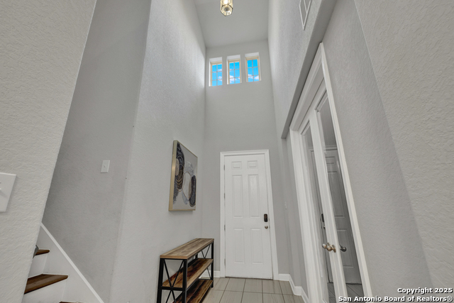 Image 4 of 46 For 907 Highland-vista