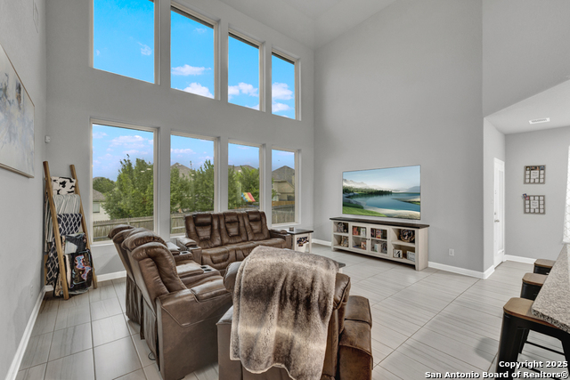 Image 7 of 46 For 907 Highland-vista