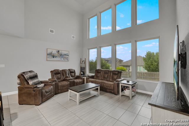 Image 8 of 46 For 907 Highland-vista