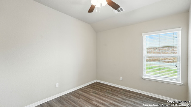 Image 22 of 35 For 2339 Jeffrey Ln