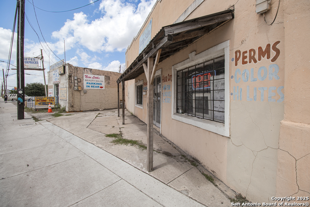 Listing photo id 6 for 425 Zarzamora N