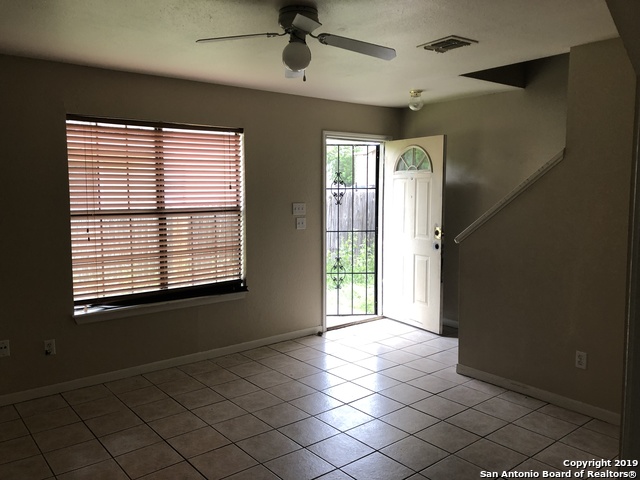 Listing photo id 0 for 7549 Windsor Oaks
