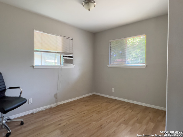 Image 10 of 14 For 4514 Longvale