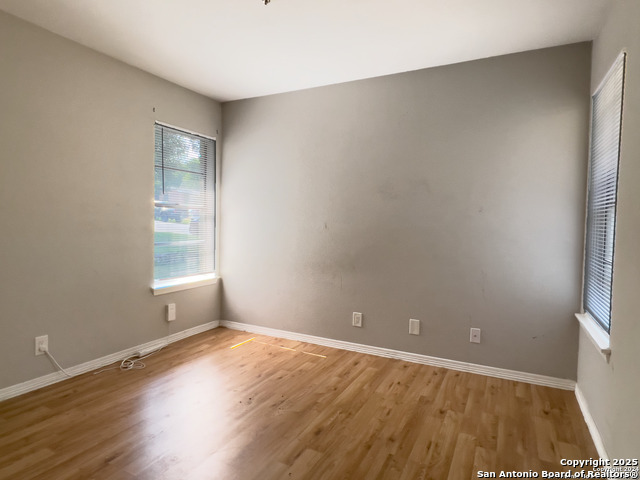 Image 8 of 14 For 4514 Longvale